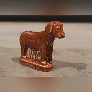 Brown Dog Wade England Figurine [ Read Details ]